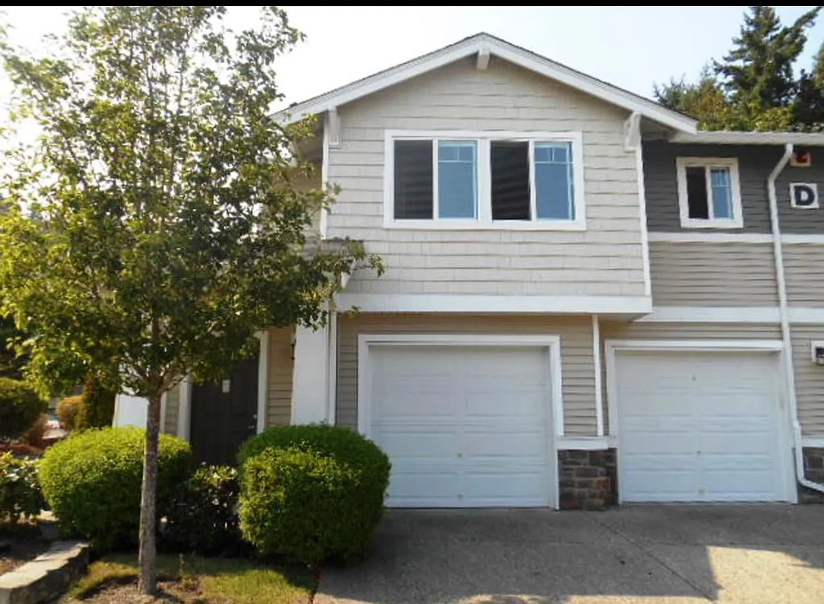 Building Photo - 4010 S 211th Pl #D1