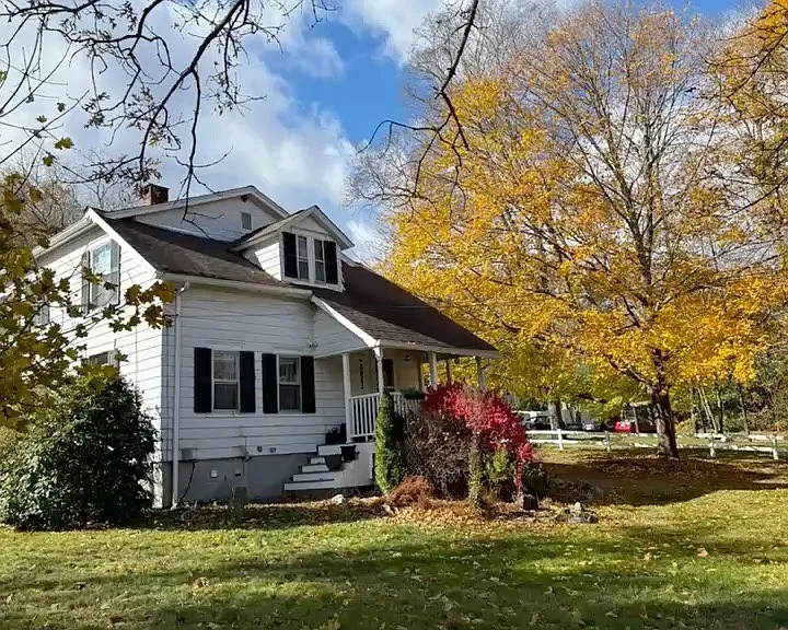 248 Douglas Pike #2 — Photo 1