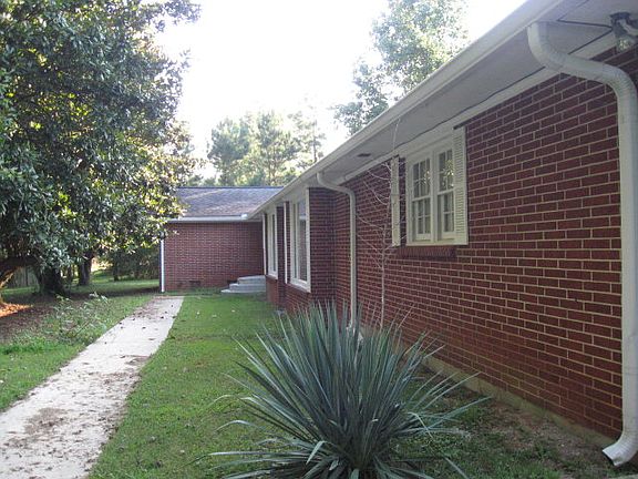 2nd image of 115 Tulip Ave