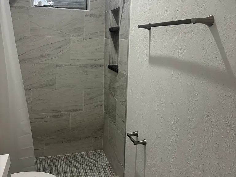 65 NW 33rd St #REAR — Photo 15
