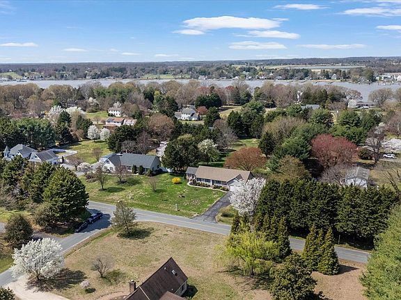 3rd image of 704 Truslow Rd