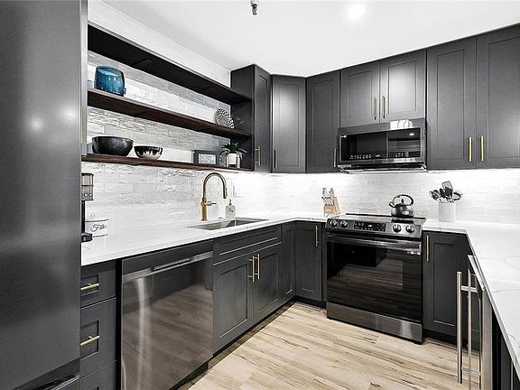 5th image of 1107 S Peters St APT 116