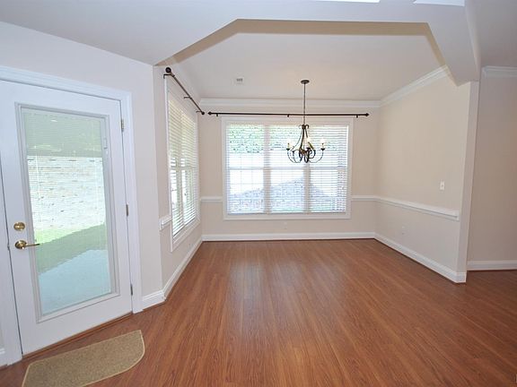 4th image of 1088 Doulton Cir