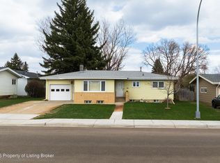 1154 Sims St, Dickinson, ND 58601