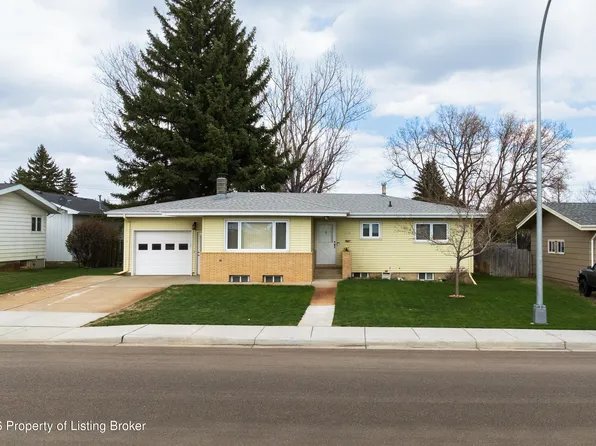 1154 Sims St, Dickinson, ND 58601