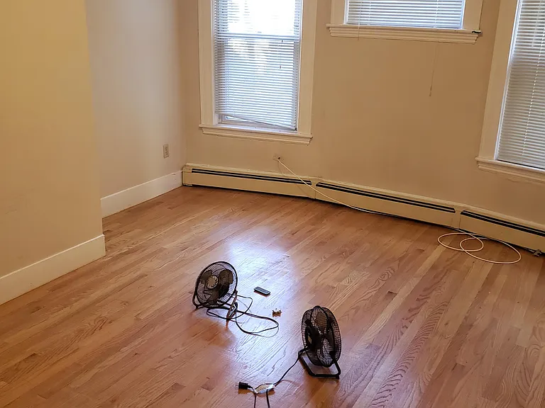 279 Pearl St #1 — Photo 4