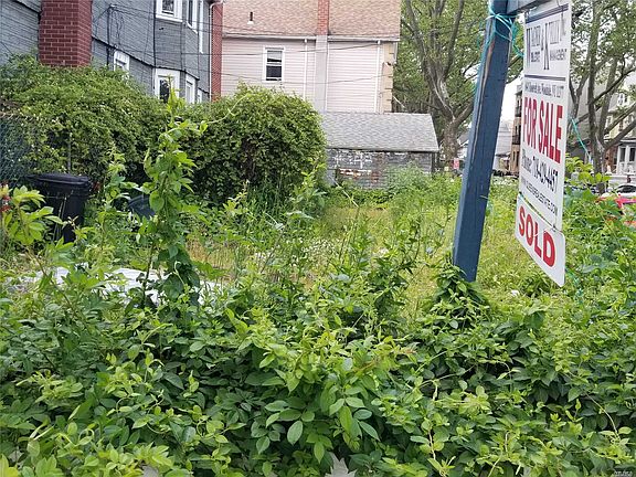 2nd image of 8915 104th St