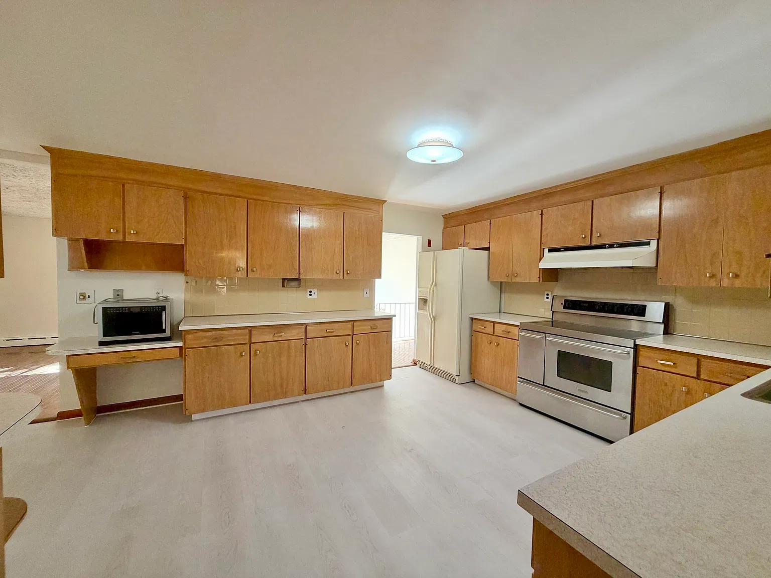 3 bed, 2.5 bath, 2254 sqft, $3,500 — Photo 3