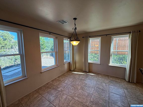 5th image of 2201 N Cedar Ave