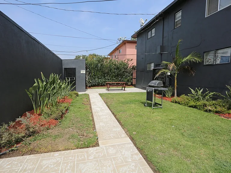 10227 S. 10th Ave. — Photo 7