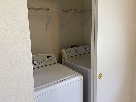4th image of 1260 Haven Ln #3