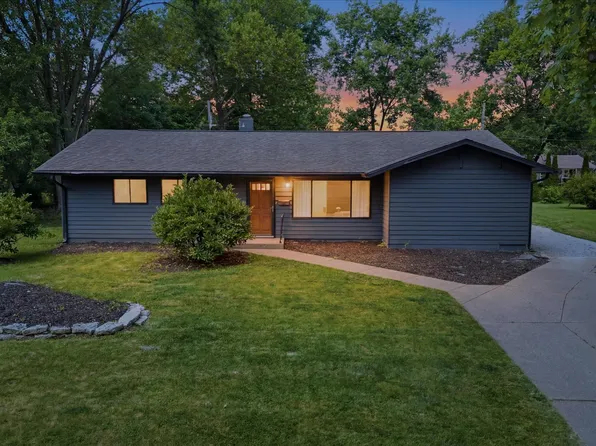 148 Park Ln, Carmel, IN 46032