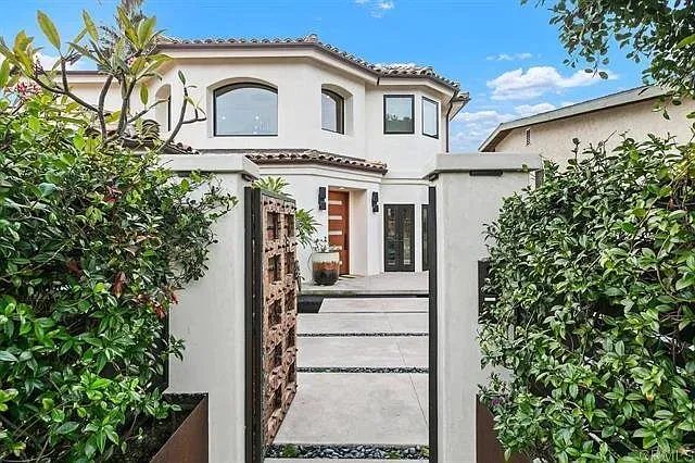 5 bed, 3010 sqft, $50,000 — Photo 3