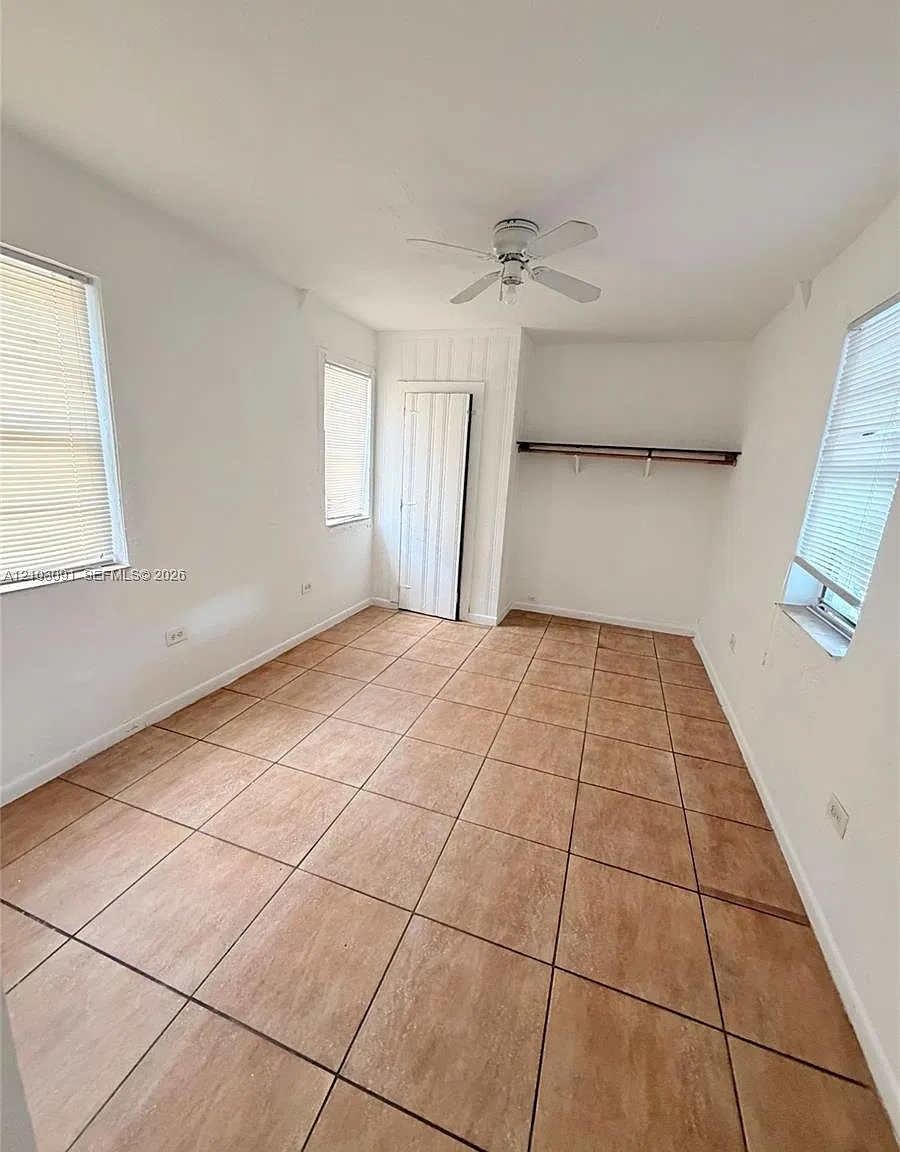 N Miami Estates — Photo 2