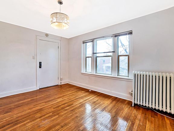 3rd image of 1226 Marion St APT 1