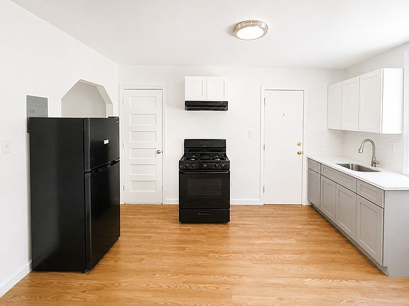 2nd image of 555 Norwood St Floor 3