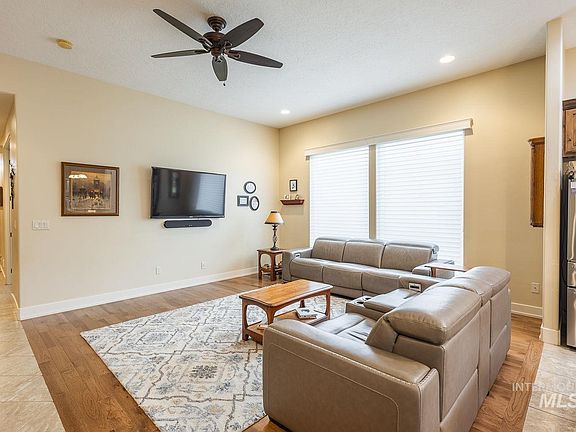 5th image of 178 E Rio Colinas Dr