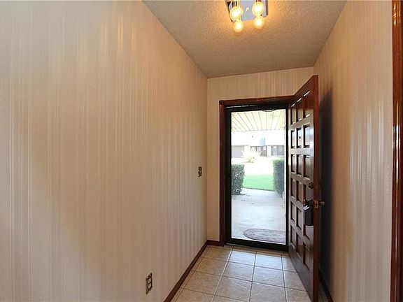 5th image of 241 E Platt Dr