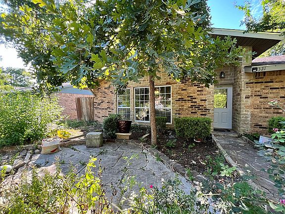 3rd image of 1321 Frio Ln