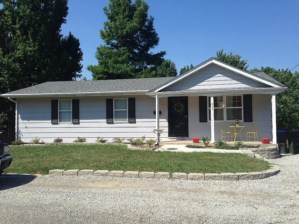 237 S Riebeling St photo 1