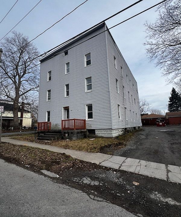 1st image of 240 E Main St
