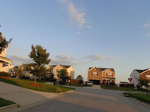 4th image of 2 Oakville Ct