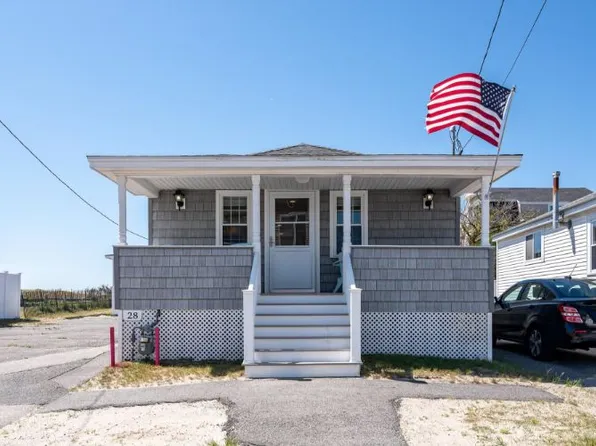 28 Dover Ave #1, Hampton, NH 03842