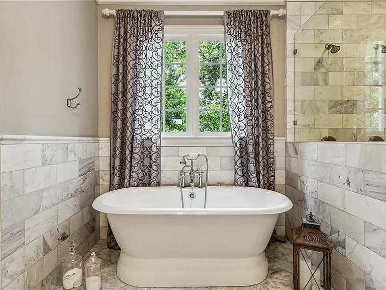 2115 Howell Mill Rd NW — Photo 37