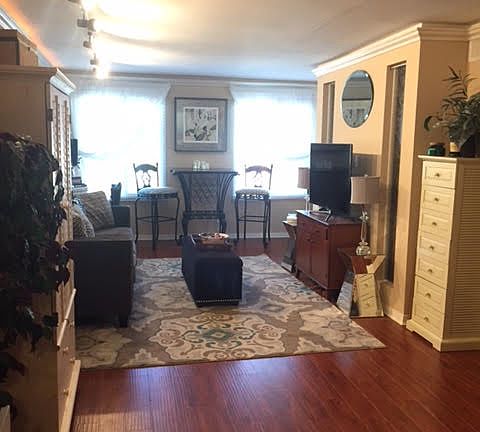 2nd image of 310 N Jackson St #3