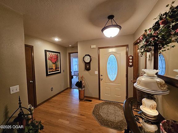 3rd image of 206 Prairie Ln