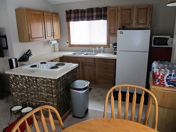 4th image of 3739 E Cedar Lake Dr