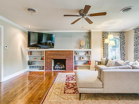 3rd image of 3608 Suffolk Dr