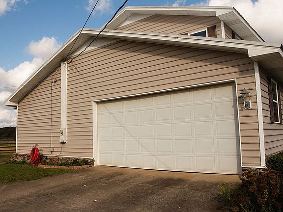 2 Car Garage 