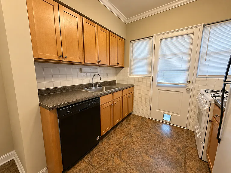 7464 Delmar Blvd #2W — Photo 6