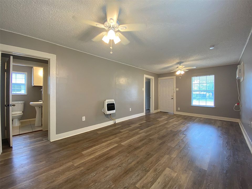 1st image of 824 Karnes St