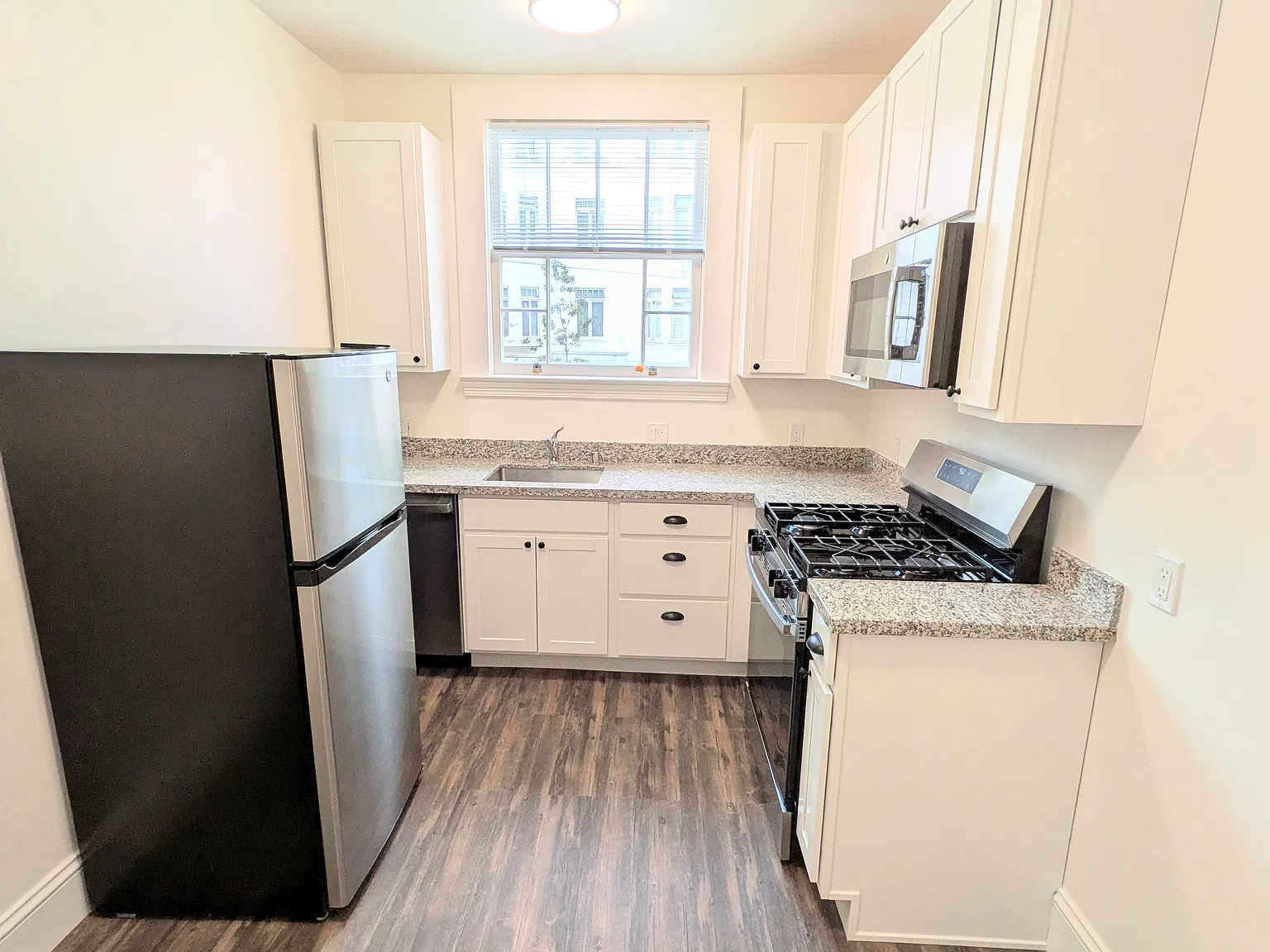1 bed, $3,280 — Photo 3