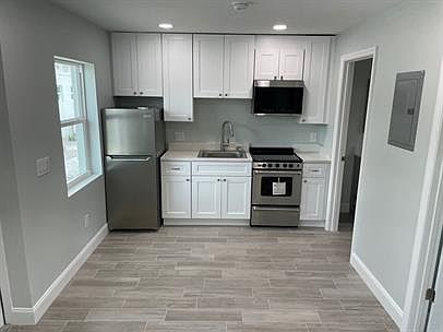 1st image of 332 SE Martin Luther King Junior Blvd