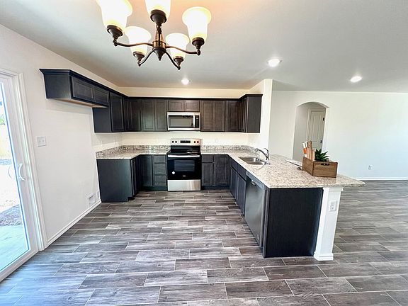 4th image of 2820 Oaklawn Blvd