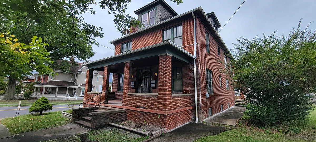 Building Photo - 302 E Prospect St