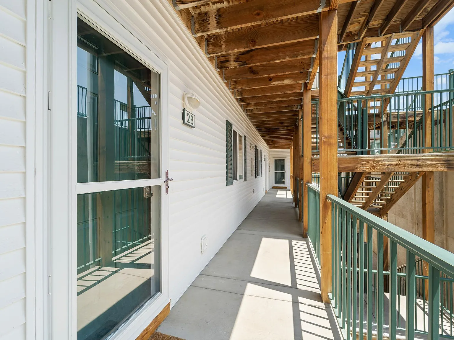 464 Cedar Heights Dr — Photo 3