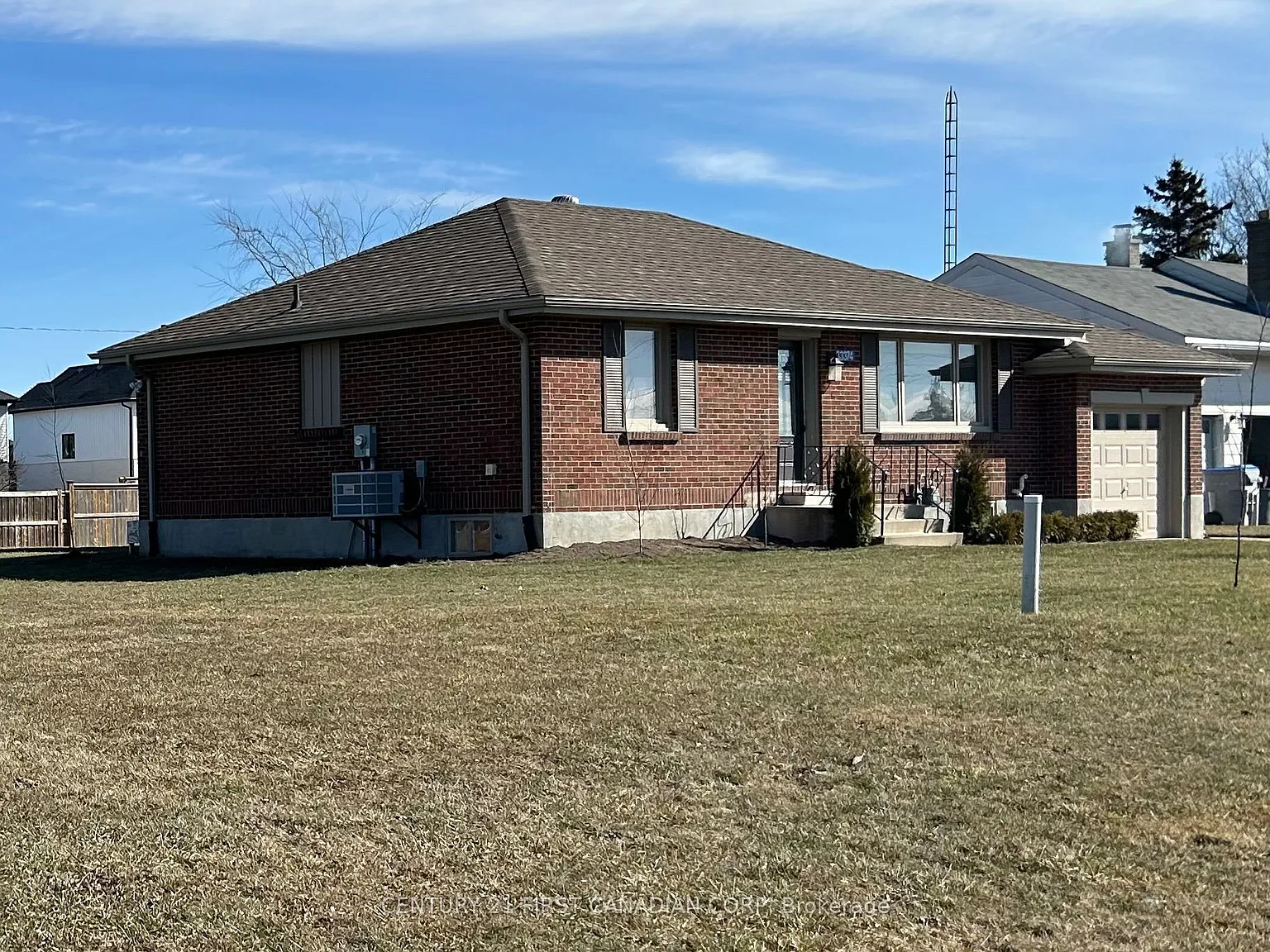 3 bed, $2,450 — Photo 2