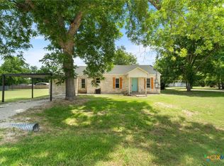 307 Crockett St, Holland, TX 76534
