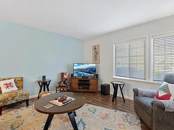 4th image of 74 Fremont Ave