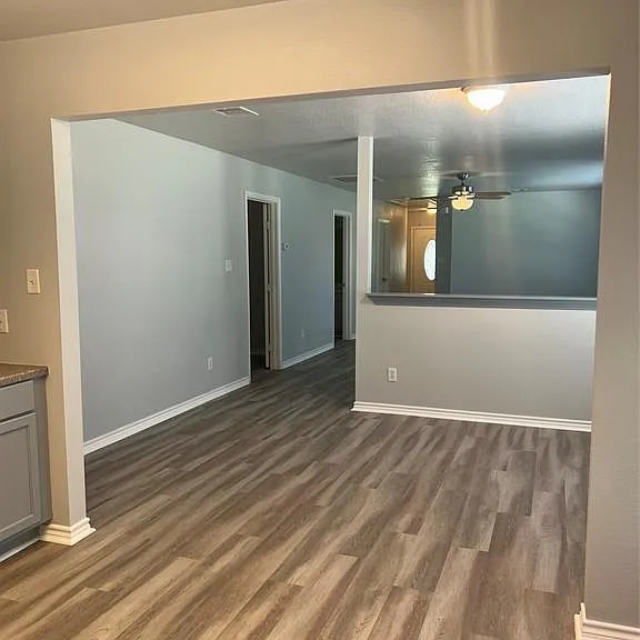 1104 E Walker St — Photo 19