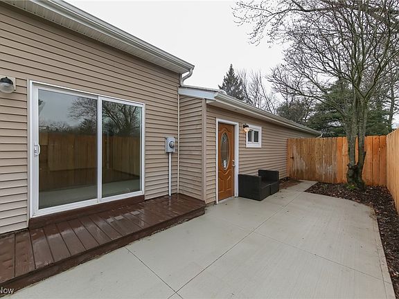 3rd image of 3731 Bramblewood Dr