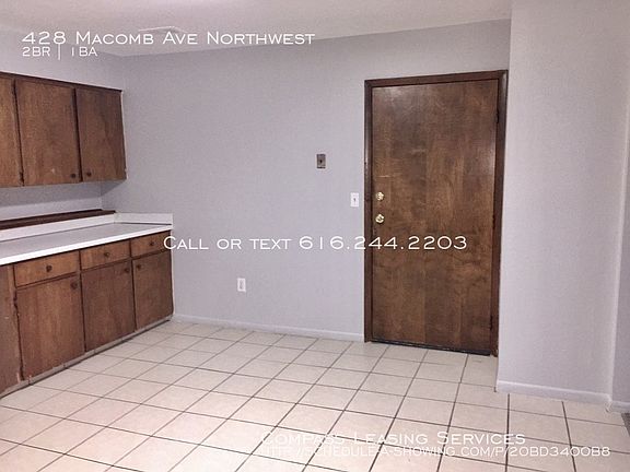 4th image of 428 Macomb Ave NW