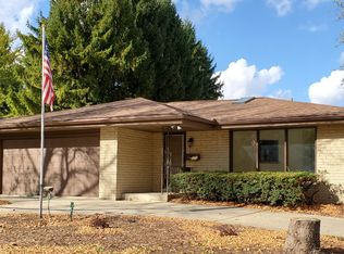 2212 W Parnell Ave, Milwaukee, WI 53221