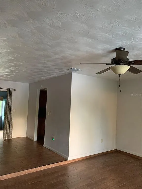 3 bed, 2.0 bath, 1792 sqft, $2,100 — Photo 4