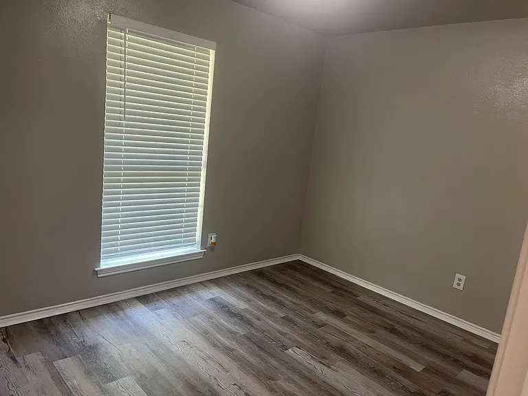 713 Meadowdale Dr — Photo 6