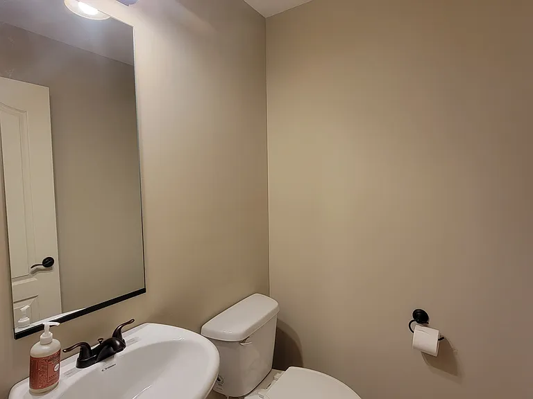 652 Grays Pointe Ct — Photo 10